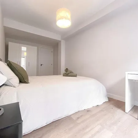 Moderno Piso Centrico Al Lado De La Playa *