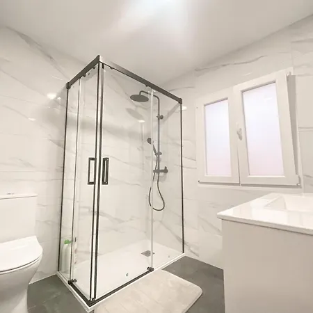 Moderno Piso Centrico Al Lado De La Playa Apartman Gijón